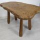 Table basse bois brutaliste