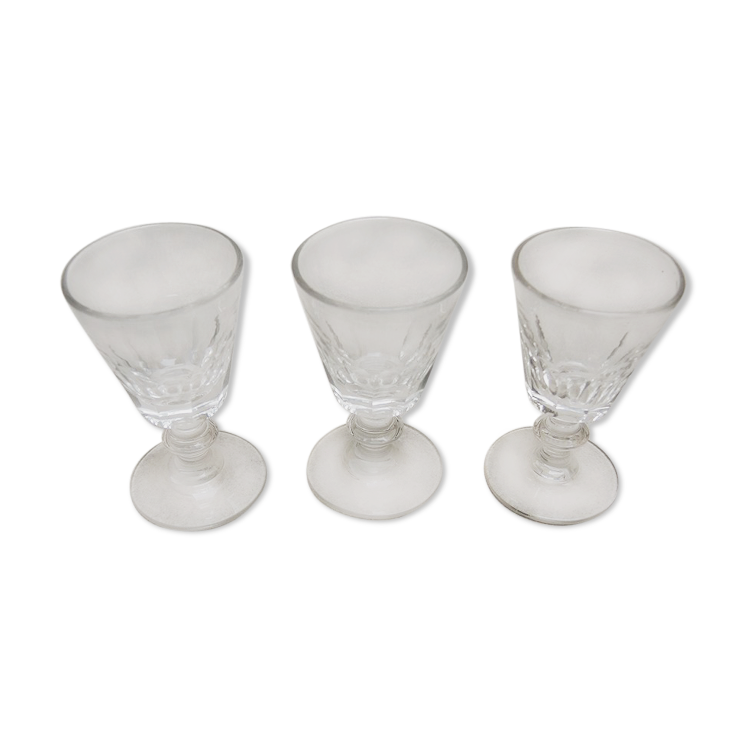 3 anciens verres à porto