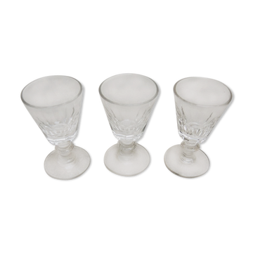 3 anciens verres à porto