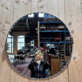 Round Art Deco mirror from the 1940s/50s with a bevelled edge.