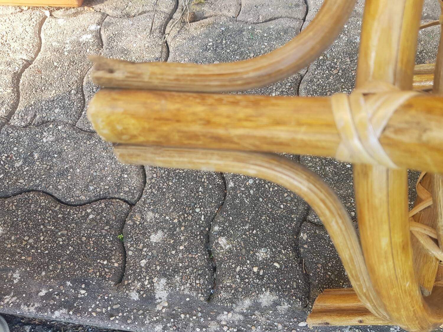 Round garden coffee table