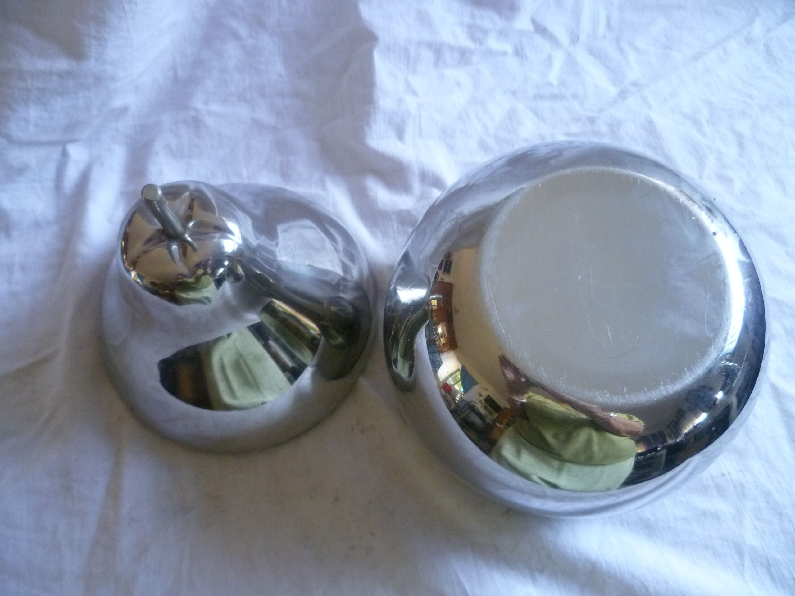 70's pear ice bucket in metal chrome collector