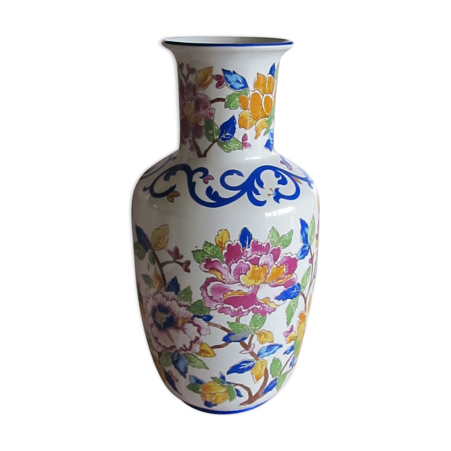 Earthenware vase decorated with peony