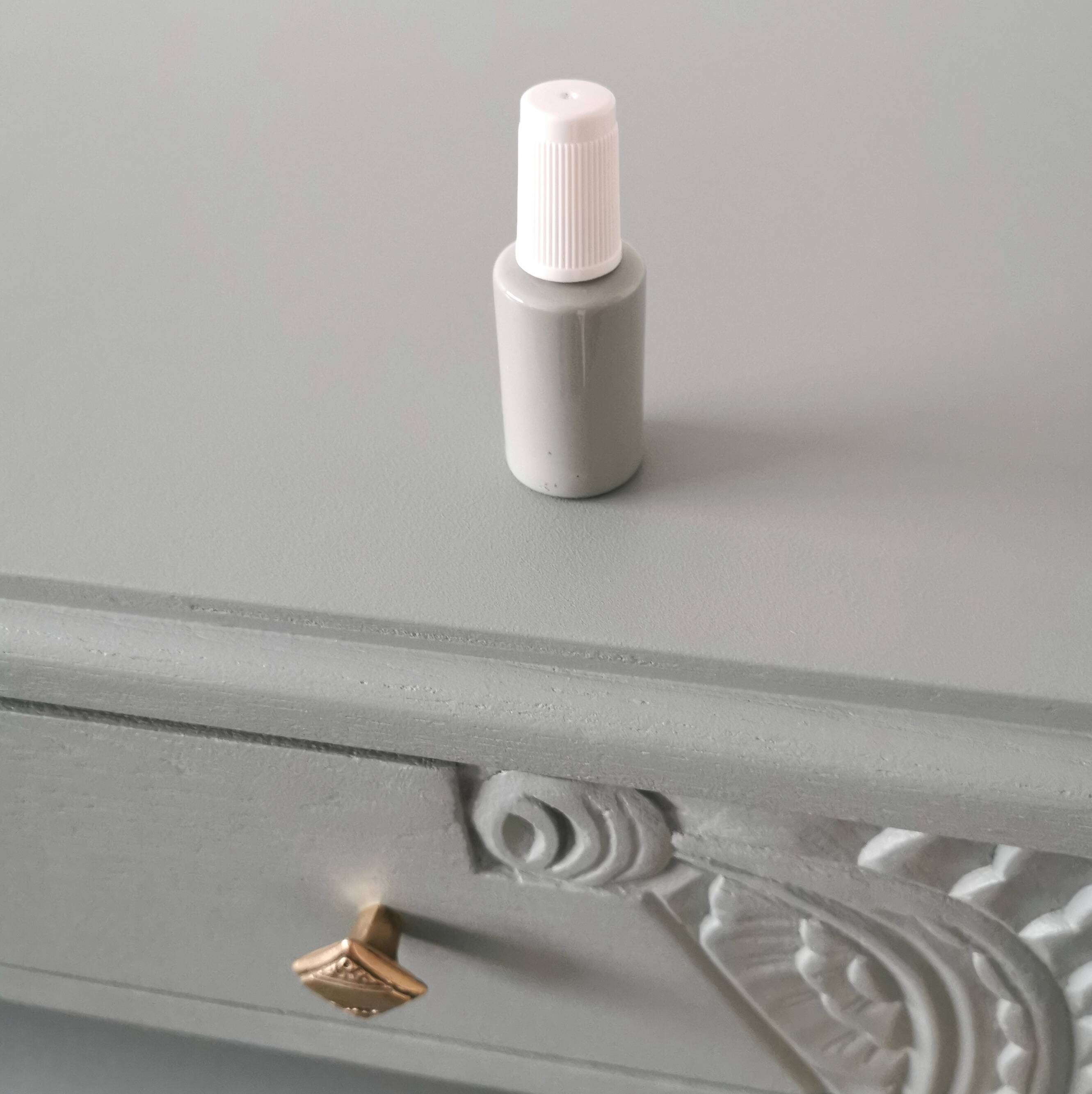 Art Deco chest of drawers