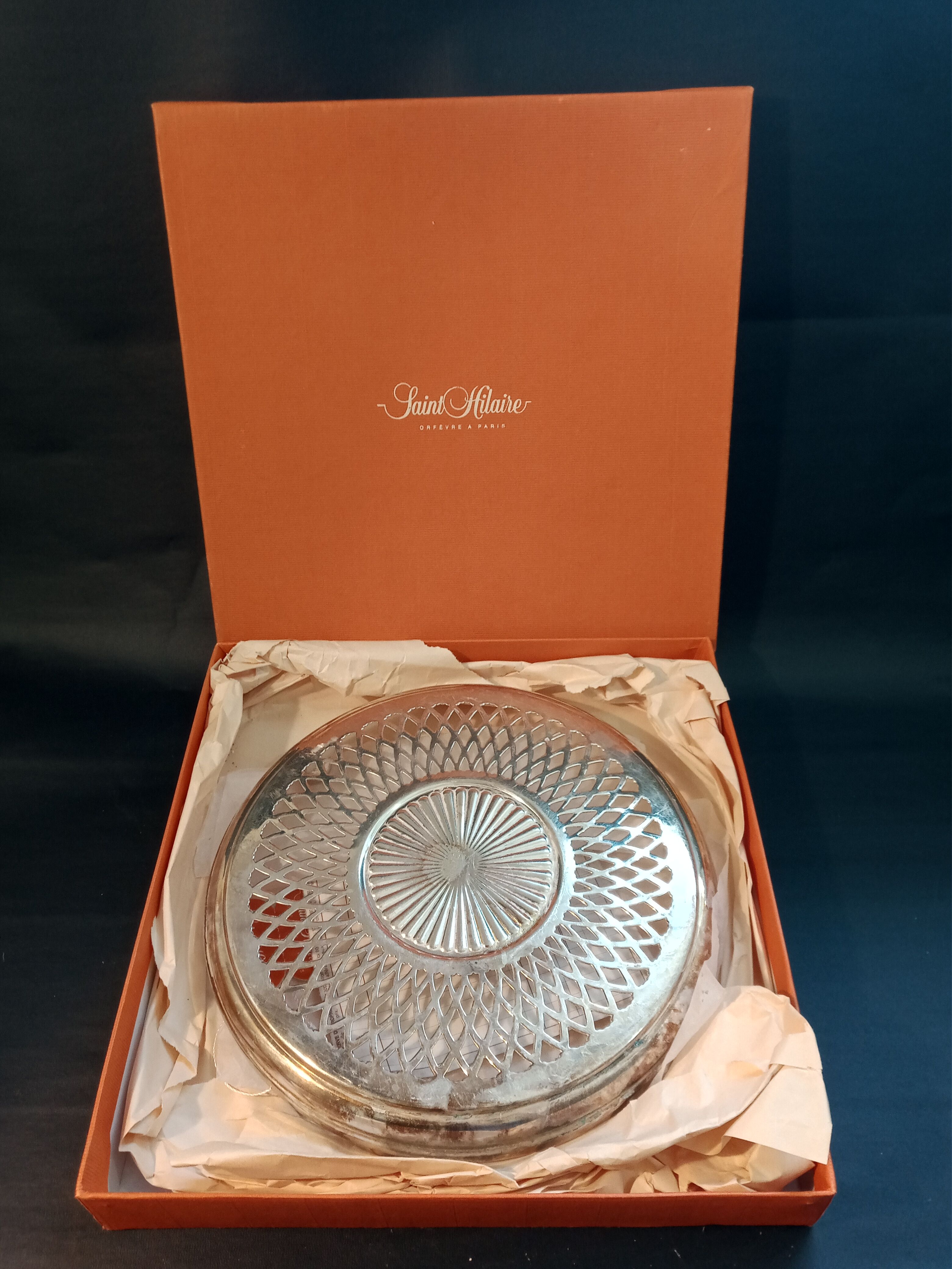 Silver metal table mat signed Saint Hilaire