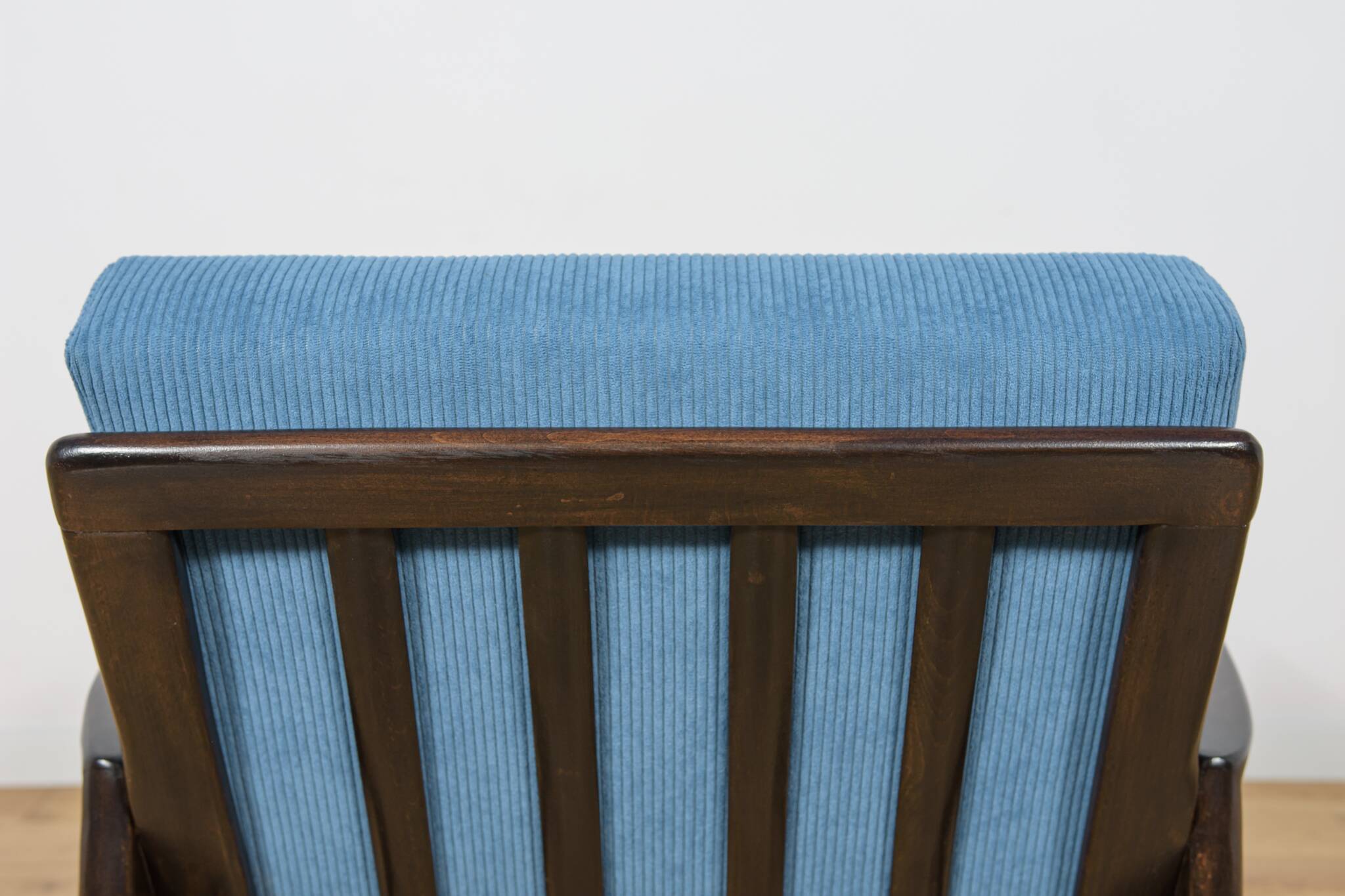 Model 300-139 Mid Century Modern Armchair from Swarzędz Furniture Factory.