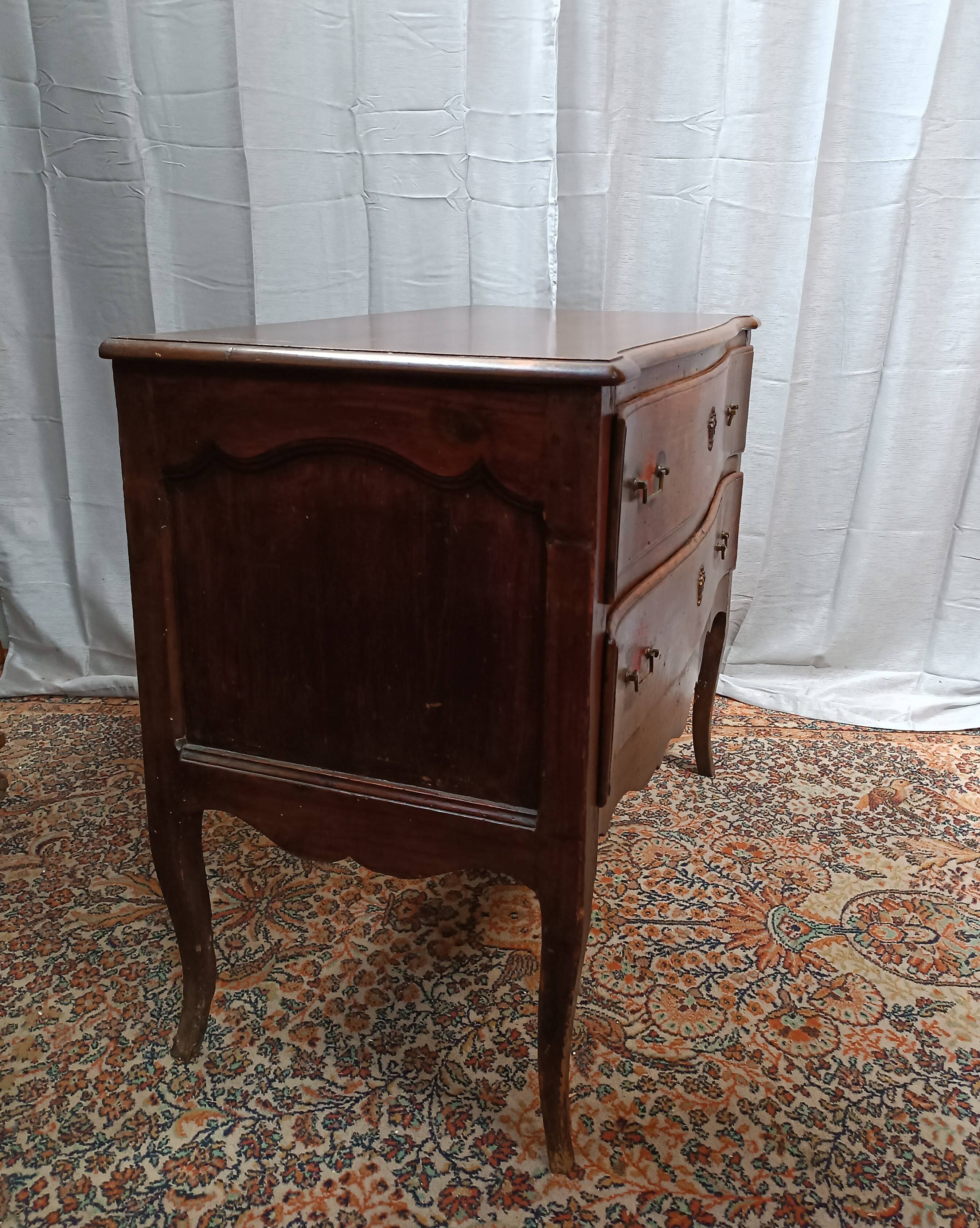 Louis XV walnut chest of drawers
