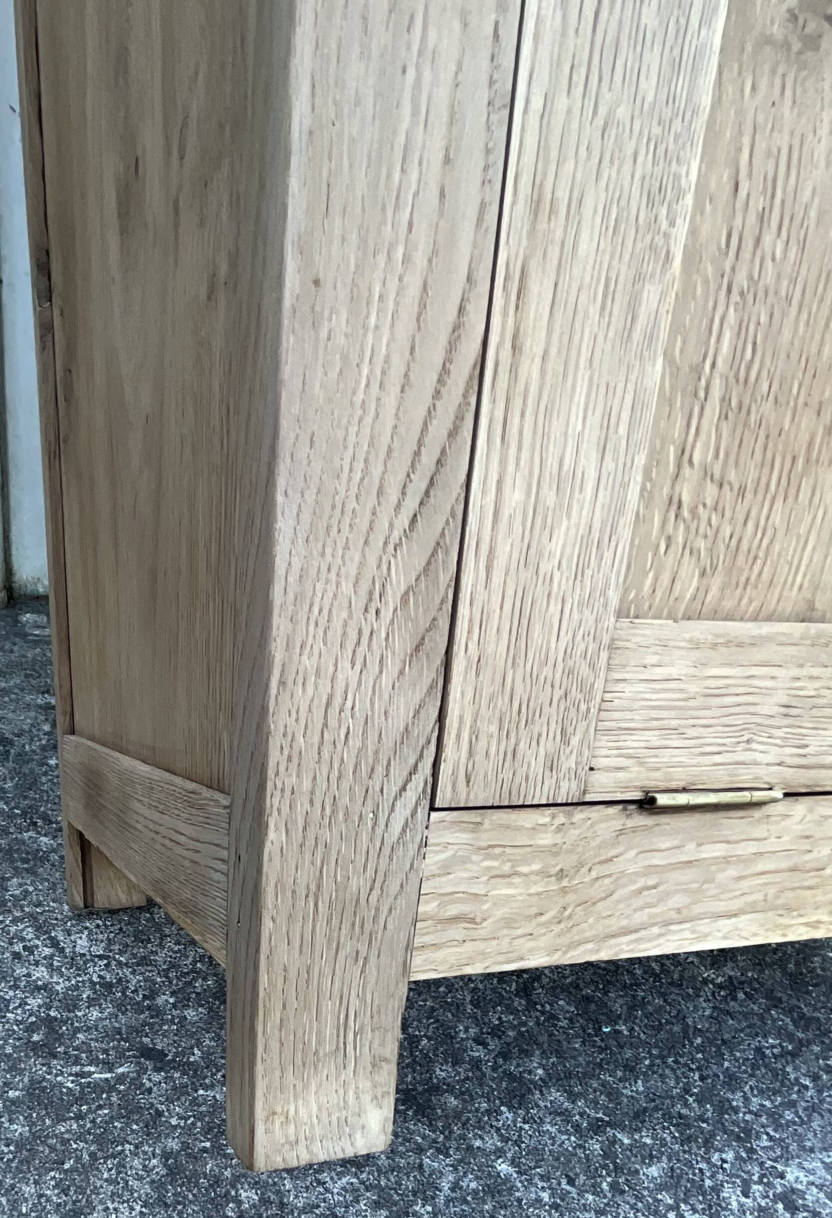 Solid oak storage unit – Contemporary country style