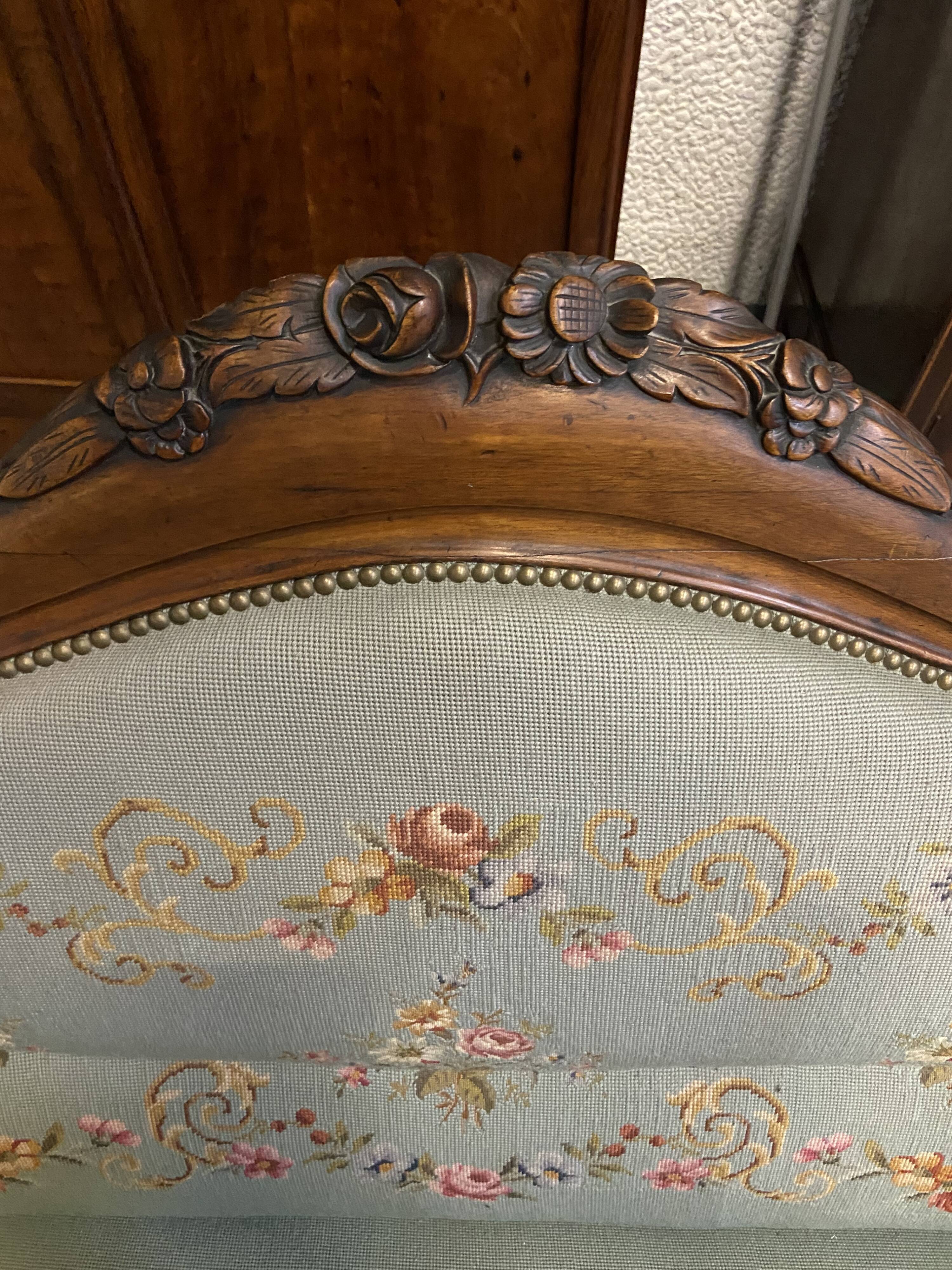 Louis Philippe style living room with embroidered upholstery - Sofa and 4 chairs