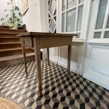 Table en bois vintage