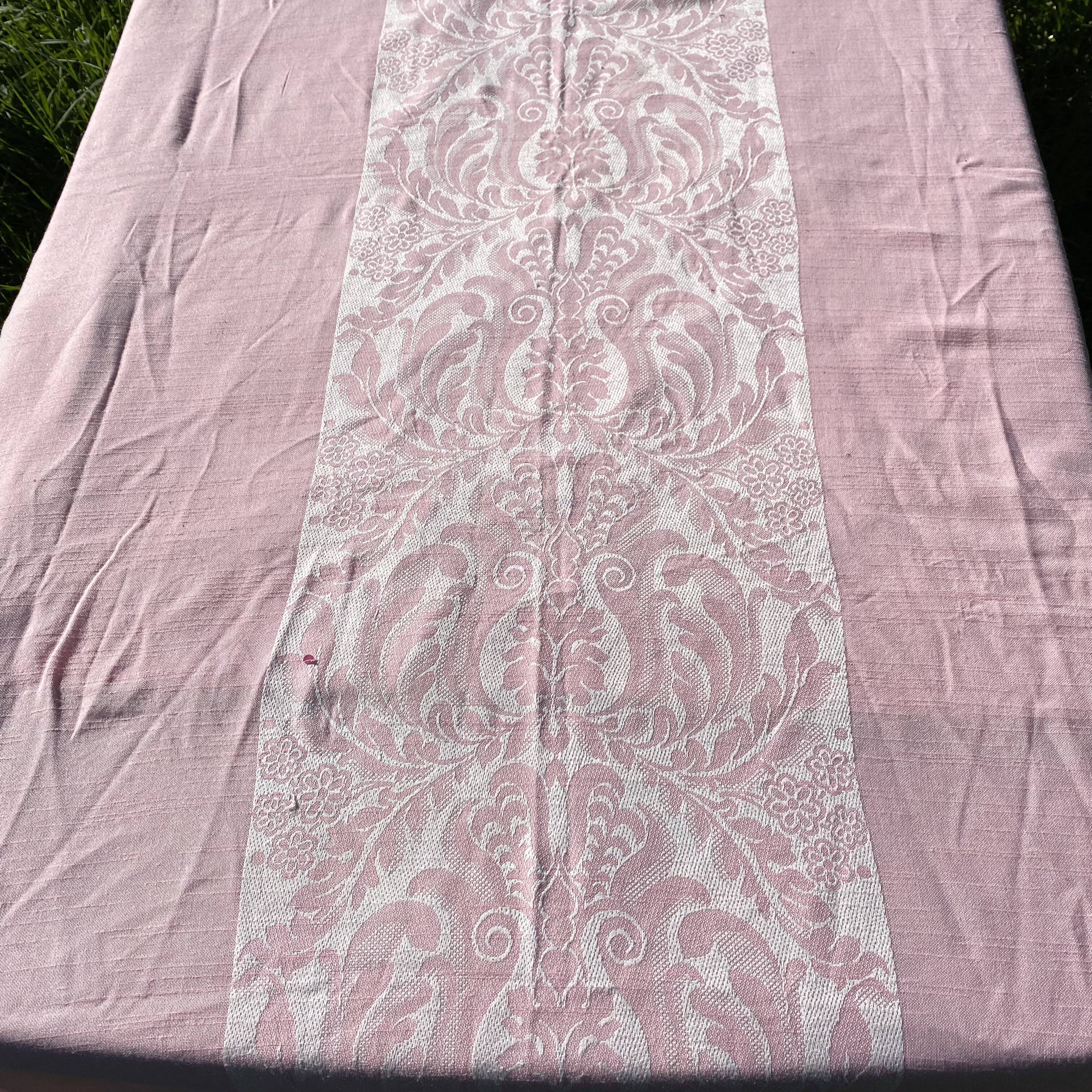 Rectangular tablecloth 200X150 cm pink and white