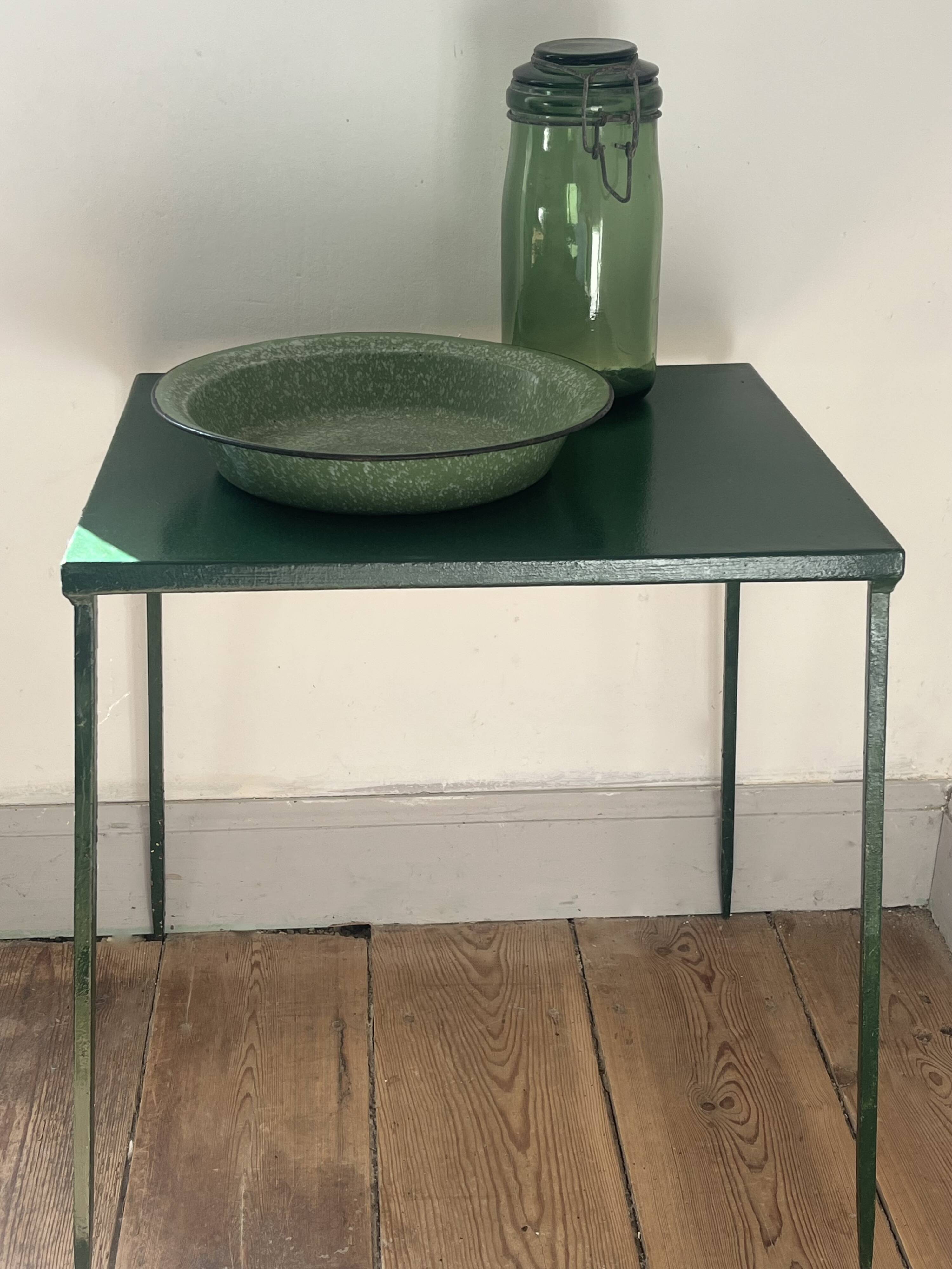 Petite table pour le salon ou le jardin