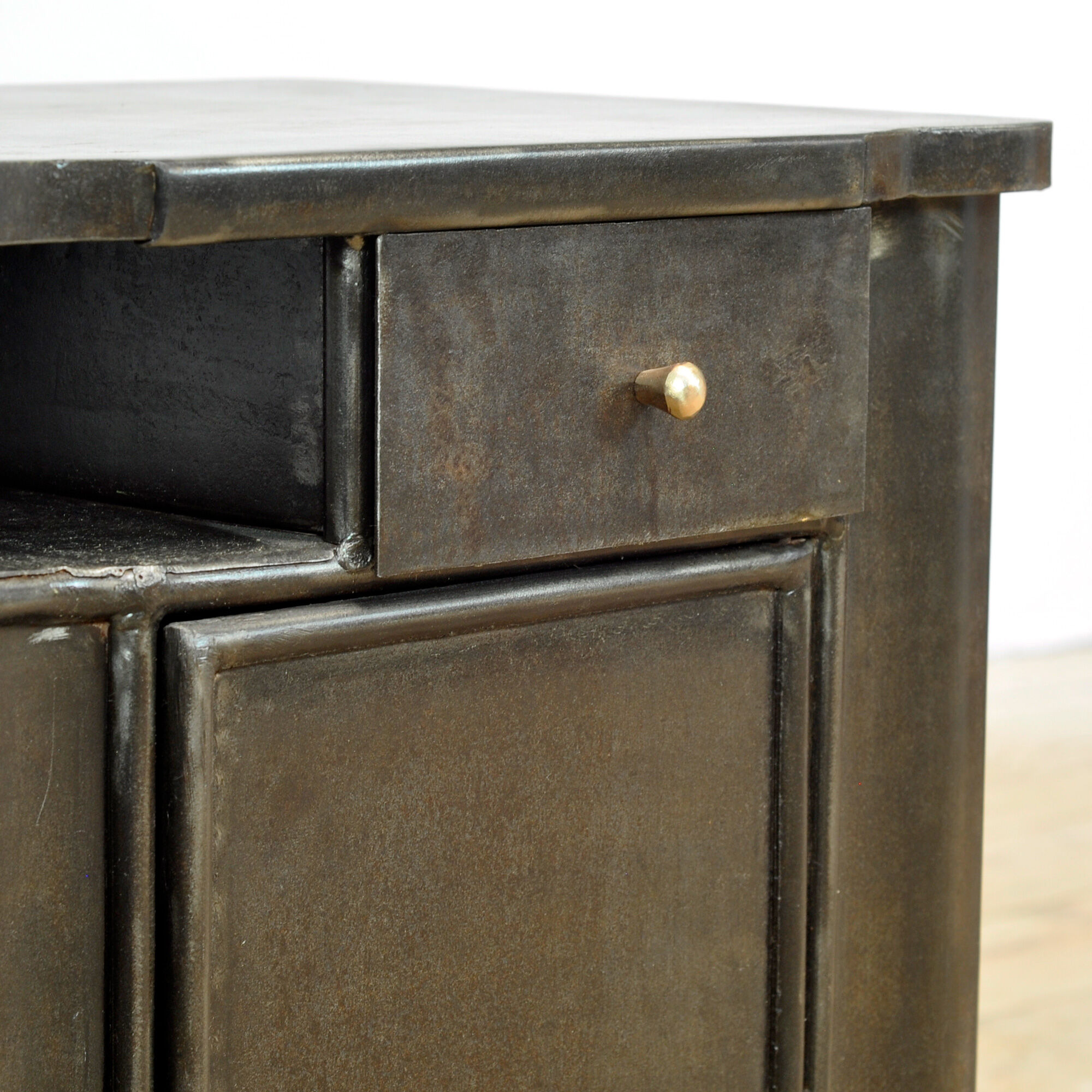 Table de chevet en fer, vers 1930