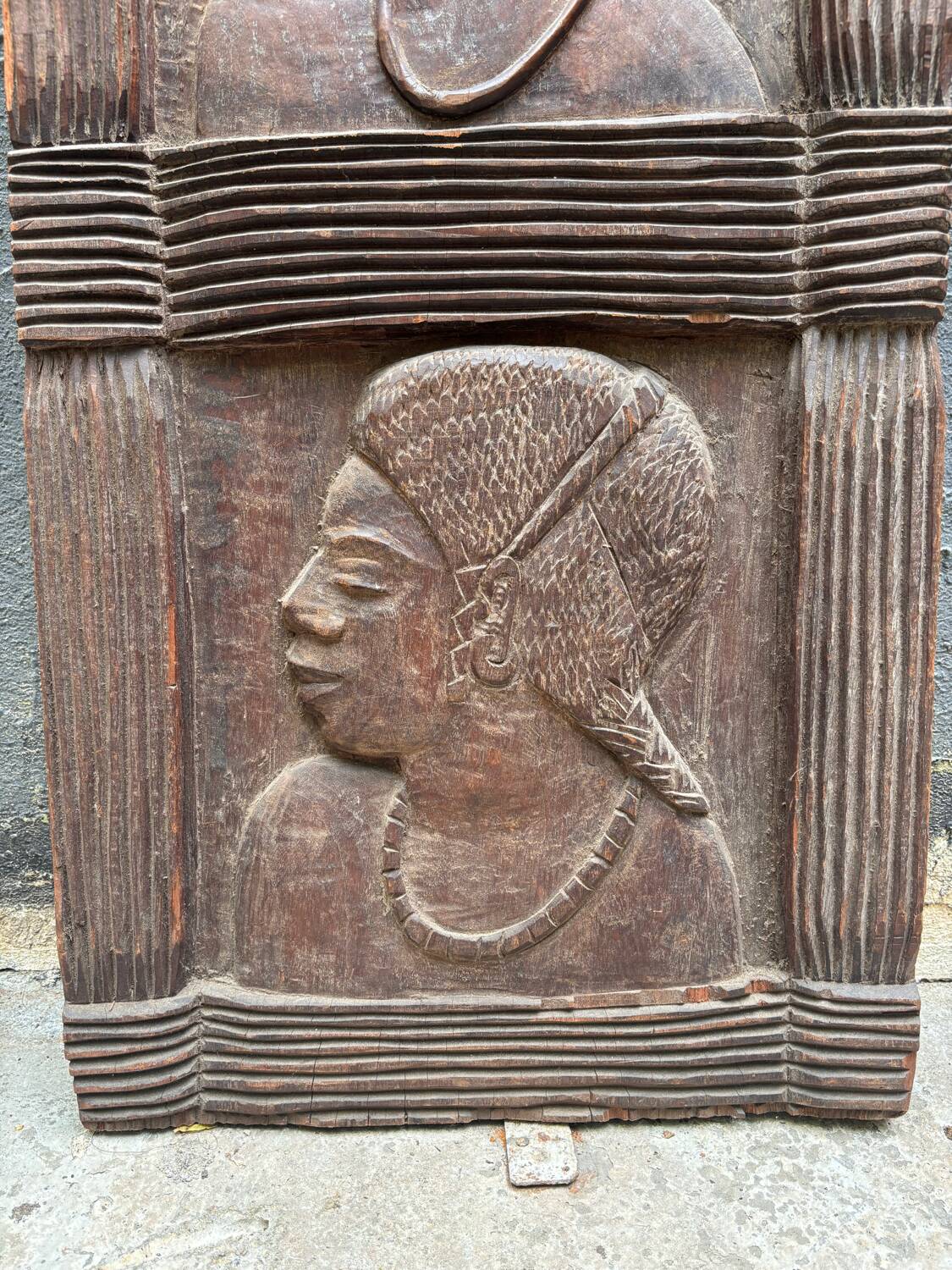 Pair of carved African wall panels in wood – vintage tribal art