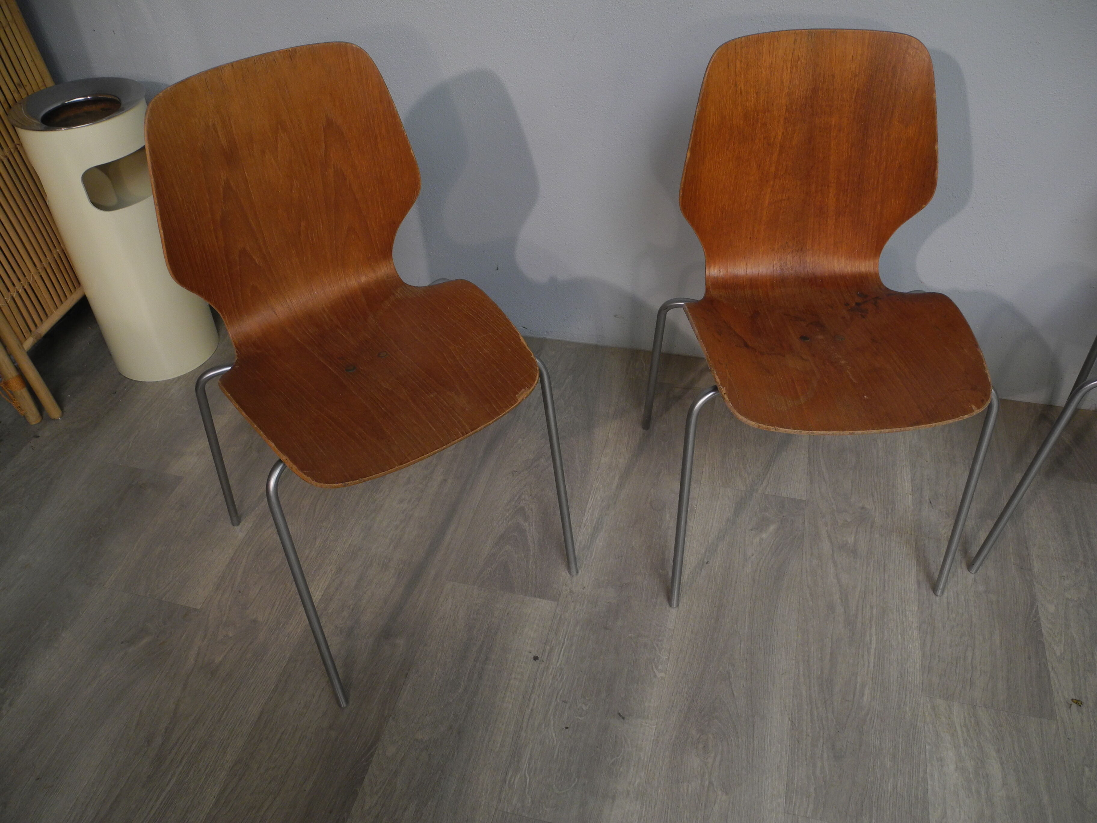 Lot de 4 chaises en teck années 50