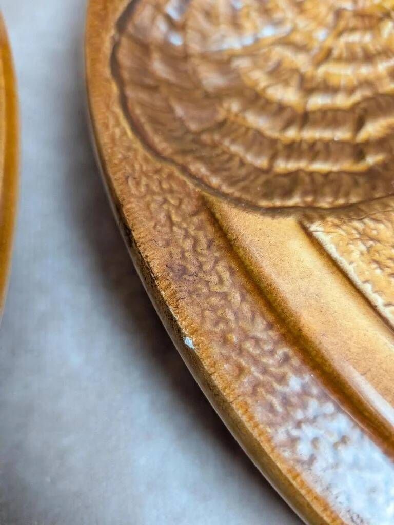Set of 8 vintage oyster plates in majolica – Ateliers du Revernay
