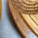 Set of 8 vintage oyster plates in majolica – Ateliers du Revernay