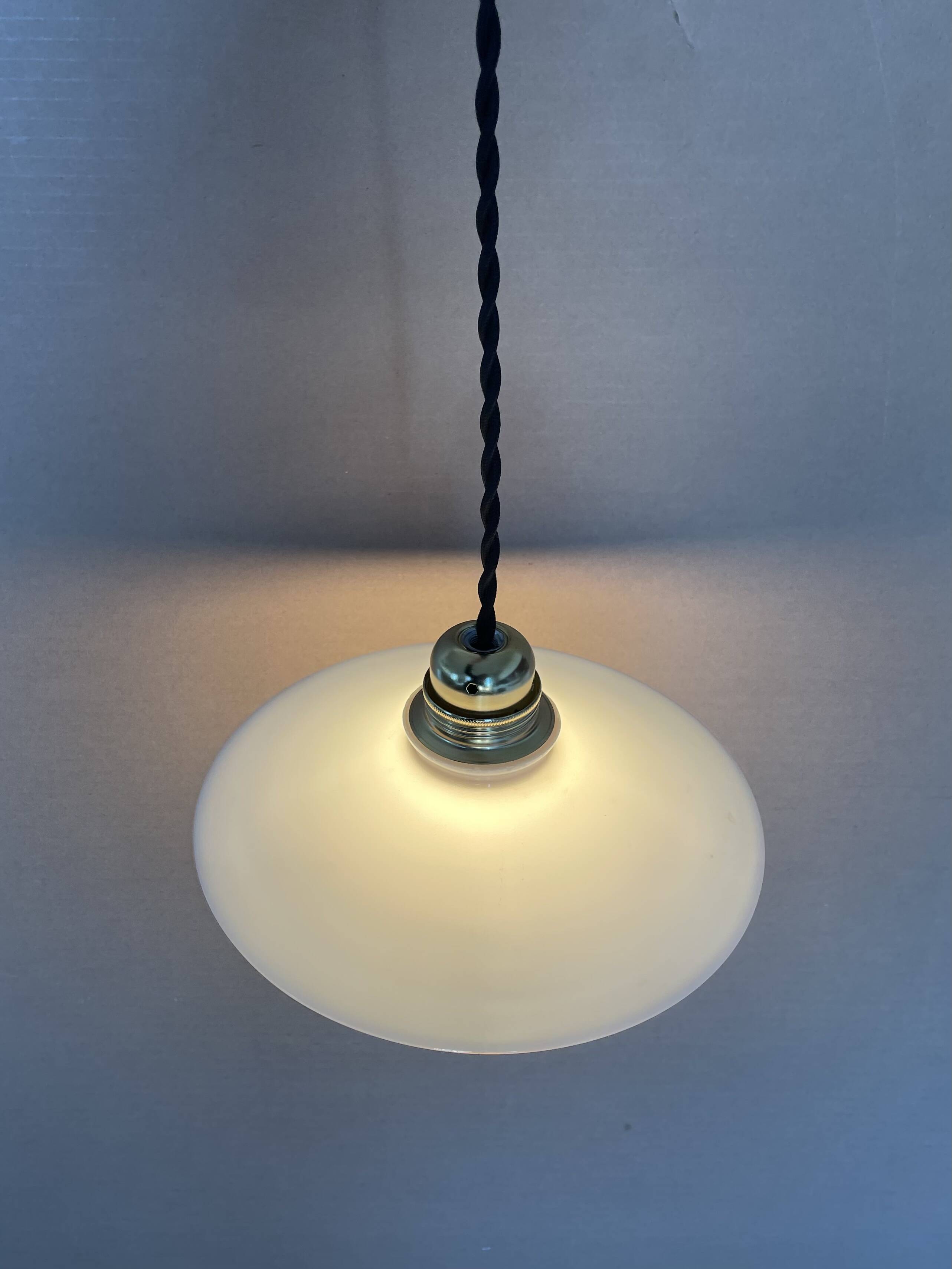 Old opaline suspension D21cm