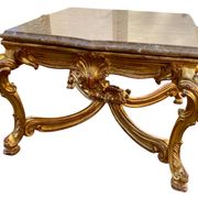 Table de milieu en bois doré table basse Louis XVI