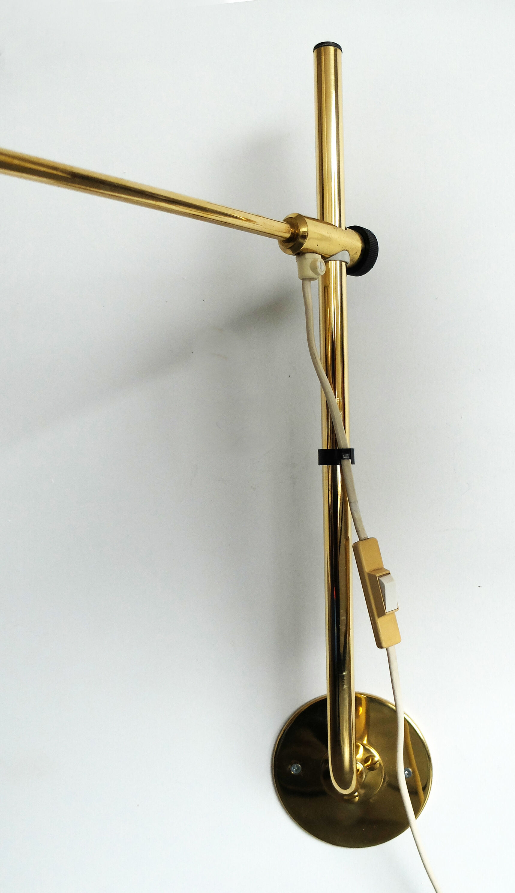 Pair orientable sconces V-393 Hans-Agne Jakobsson for AB Markaryd Sweden, brass