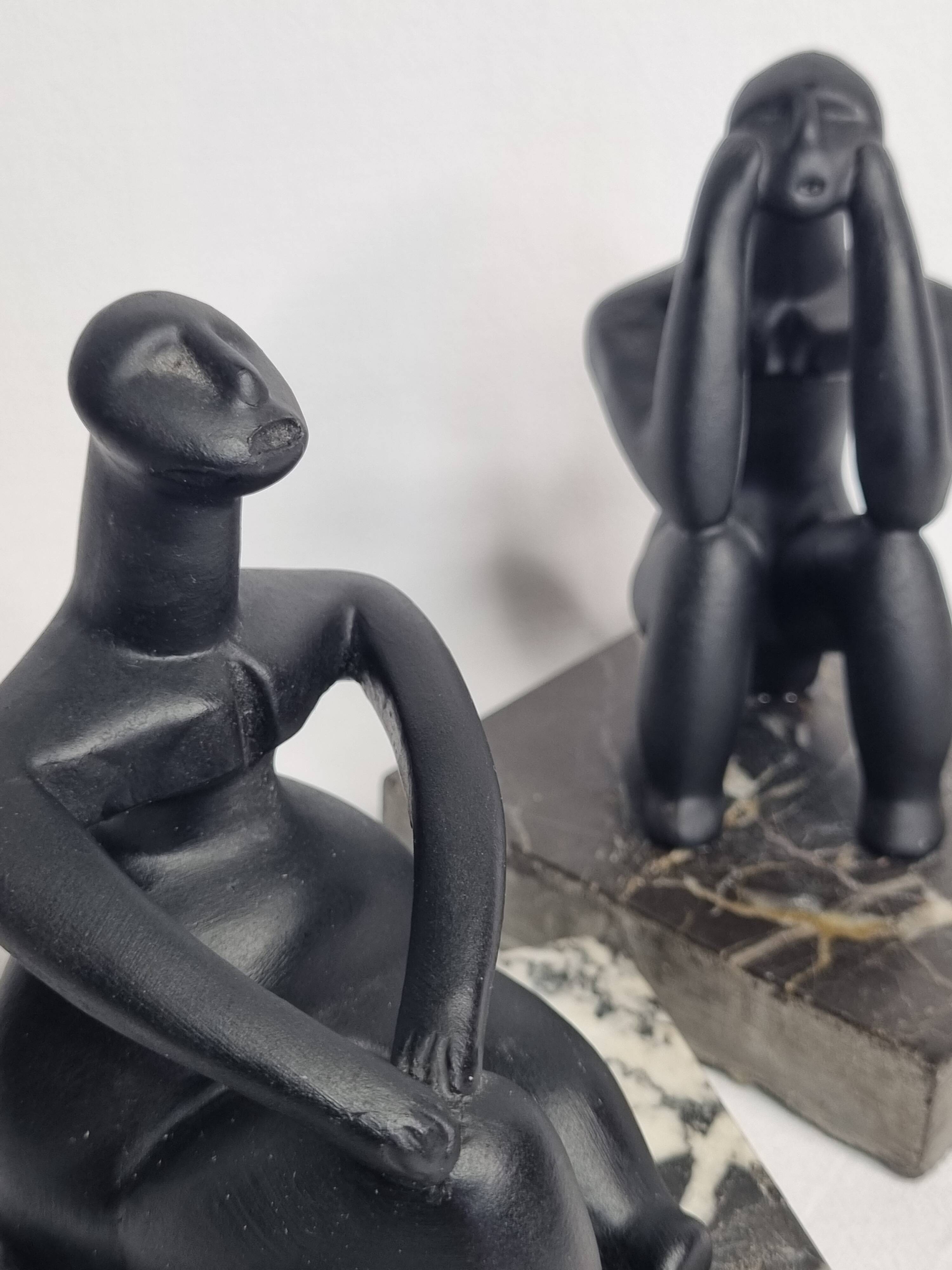 Pair of Hamangia sculptures, the Thinkers of Cernavoda, 12 cm