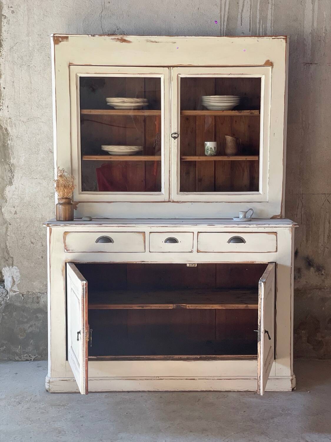 Double-bodied china cabinet