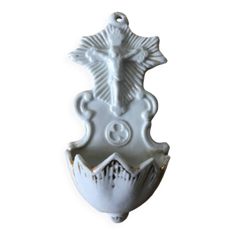 Petit benitier ancien en porcelaine blanche fin 19 e