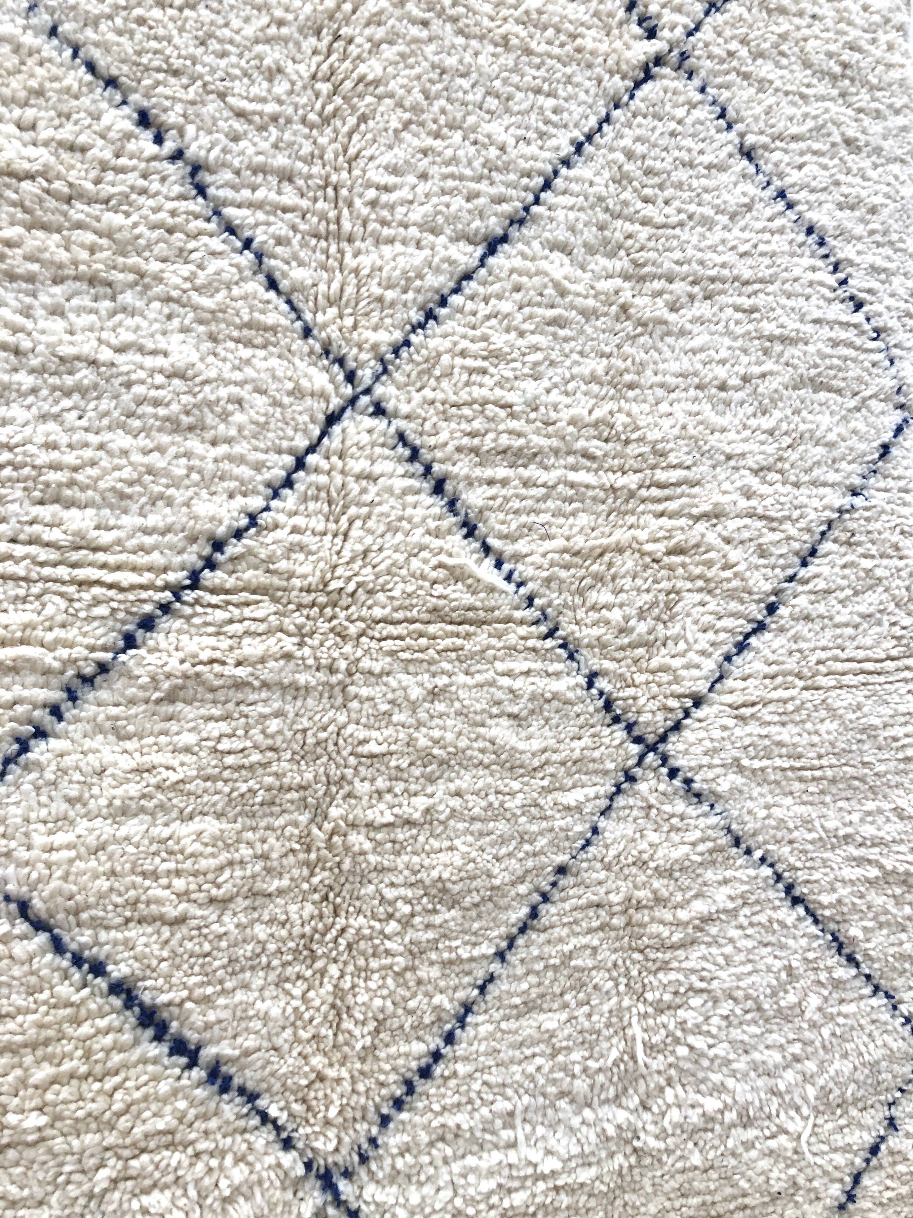 Moroccan Berber carpet Beni Ouarain with majorelle blue diamonds 1.89x1.38m