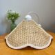 Suspension fleur en rotin vintage beige