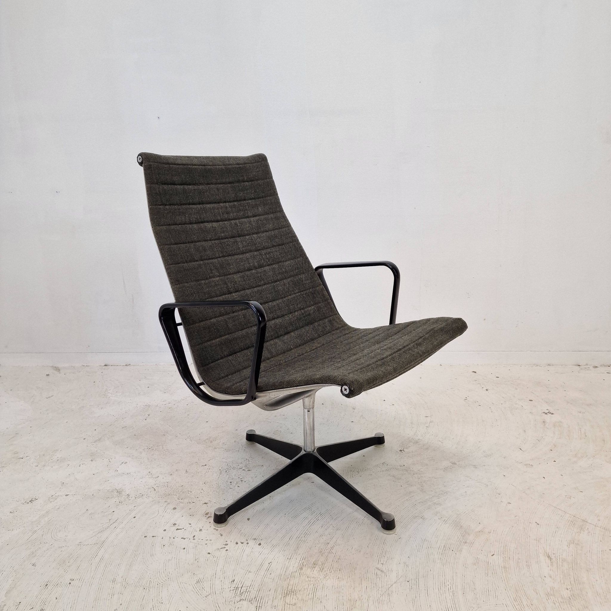 Chaise modèle EA 116 par Eames pour Herman Miller, 1960