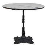 Round antique English pub table/side table/small dining table with decorative cast iron leg and oak