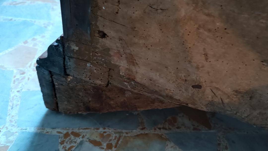 Grand Buffet Antique Du 17ème Siècle En Noyer Du Nord De l'Italie