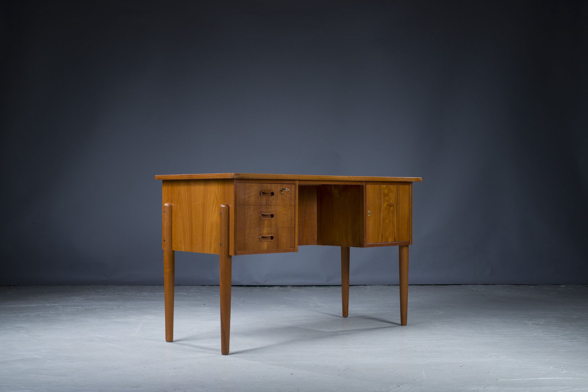 Danish teak desk, 1970s