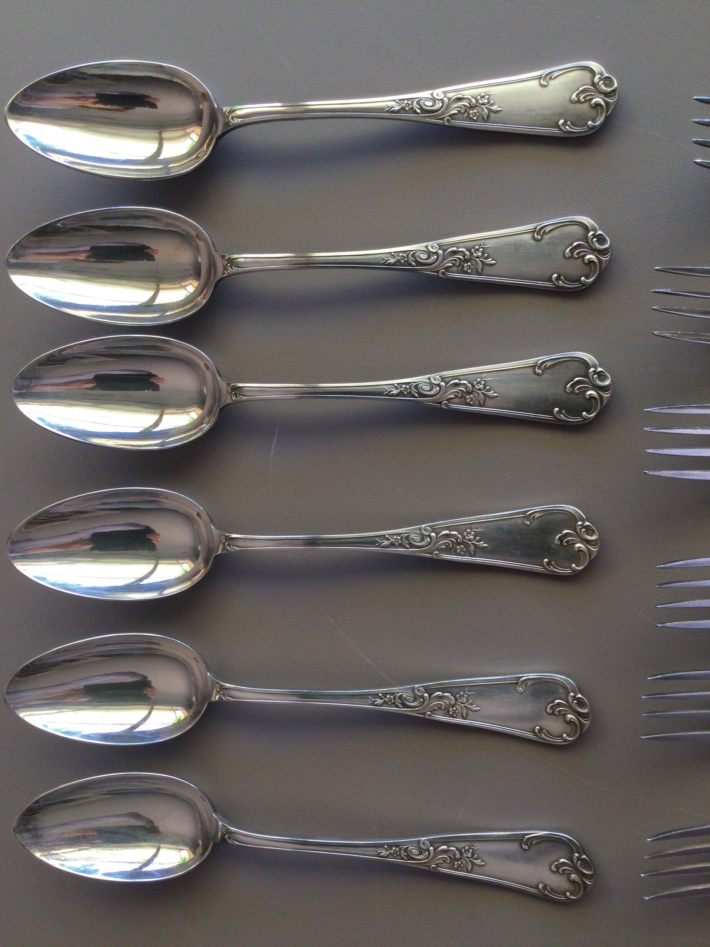 silver metal cutlery