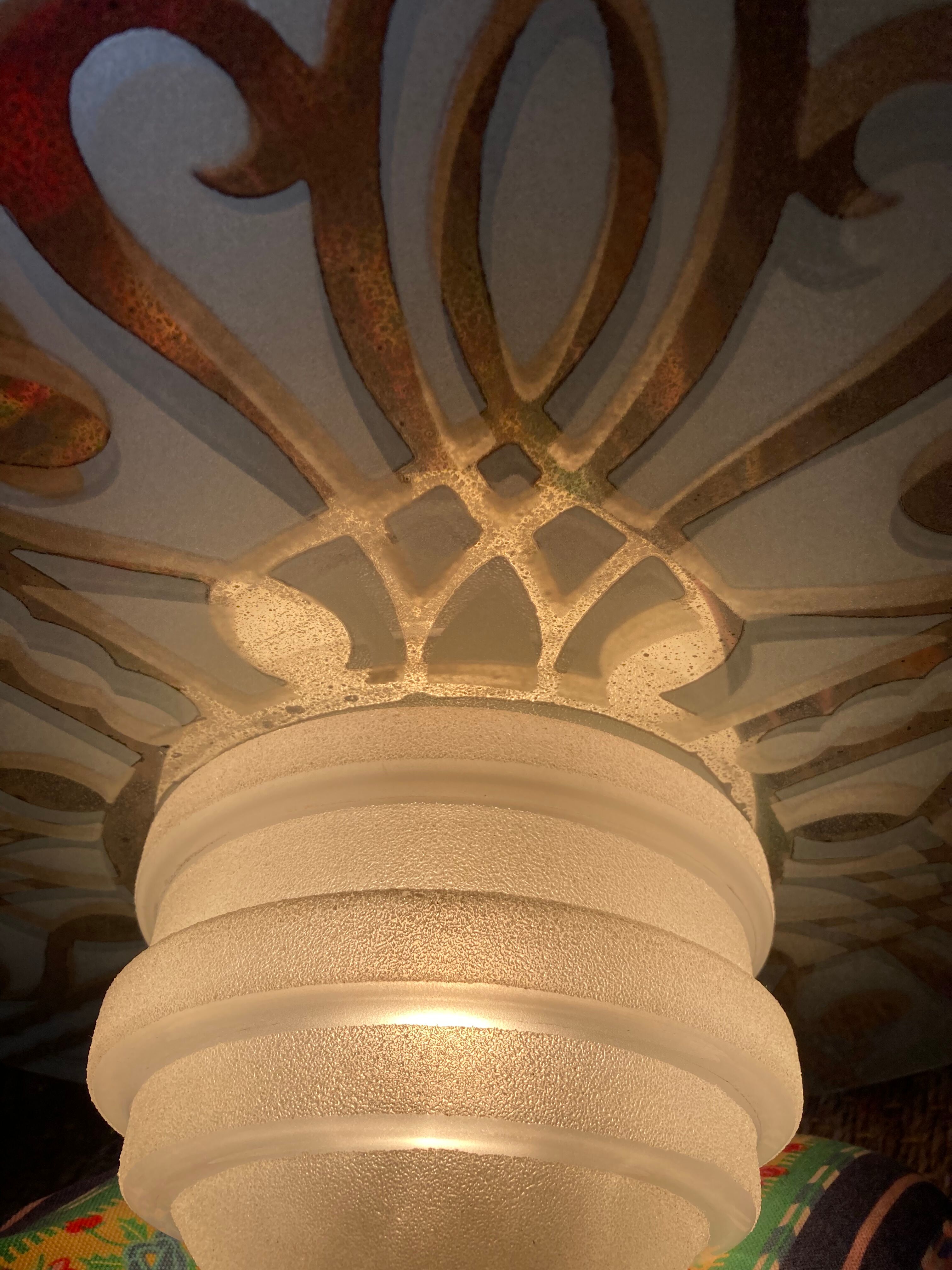 Art Deco pendant lamp in frosted glass and floral disc