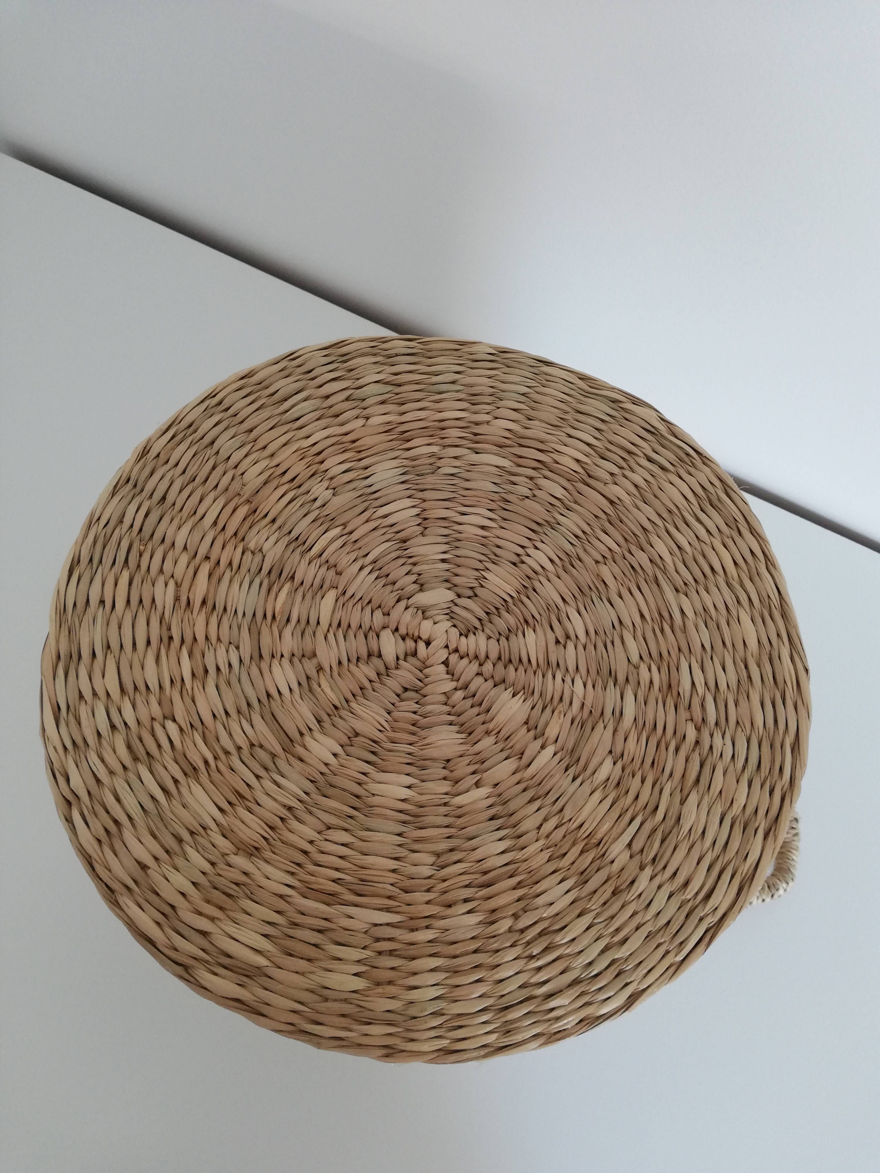 Wicker basket / basket