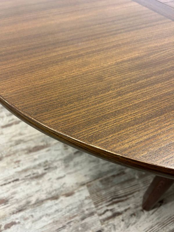 Table ronde scandinave