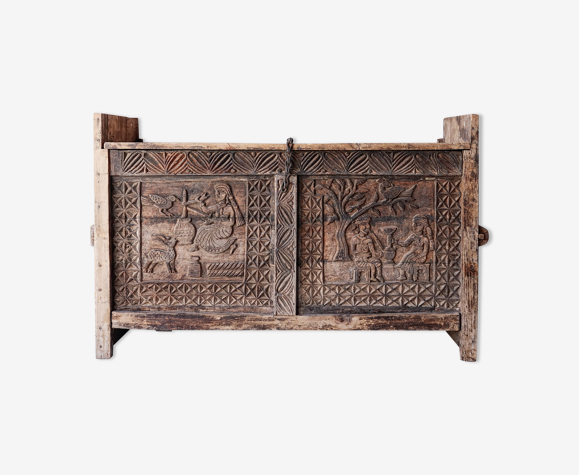 Coffre de l'Himachal en bois massif sculpté