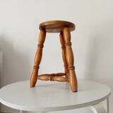 Vintage tripod stool in beech wood.