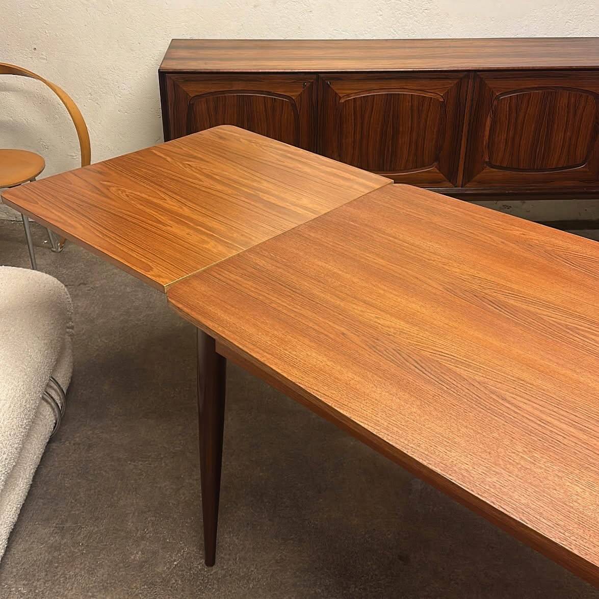Extensible table by Oswald Vermaercke, 1960