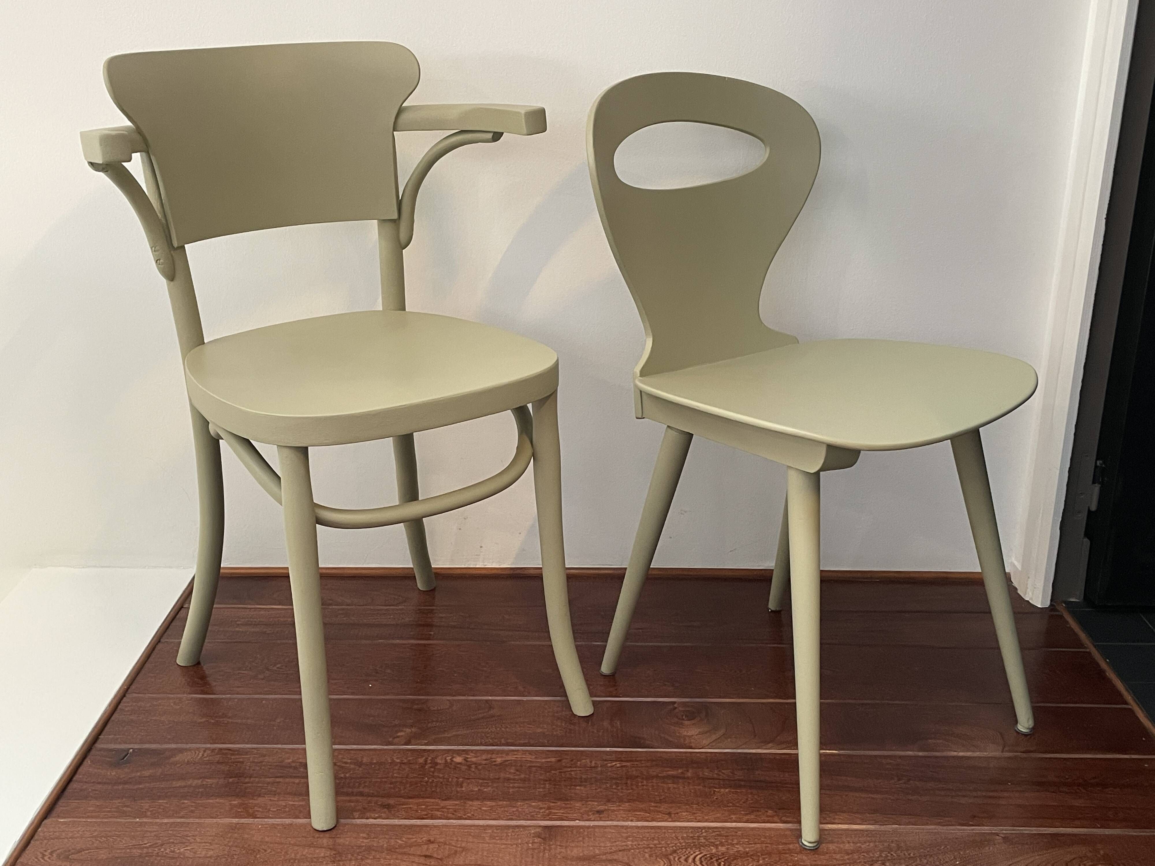 Set of 2 BISTROT wooden seats: BAUMANN chair and LUTERMA armchair.