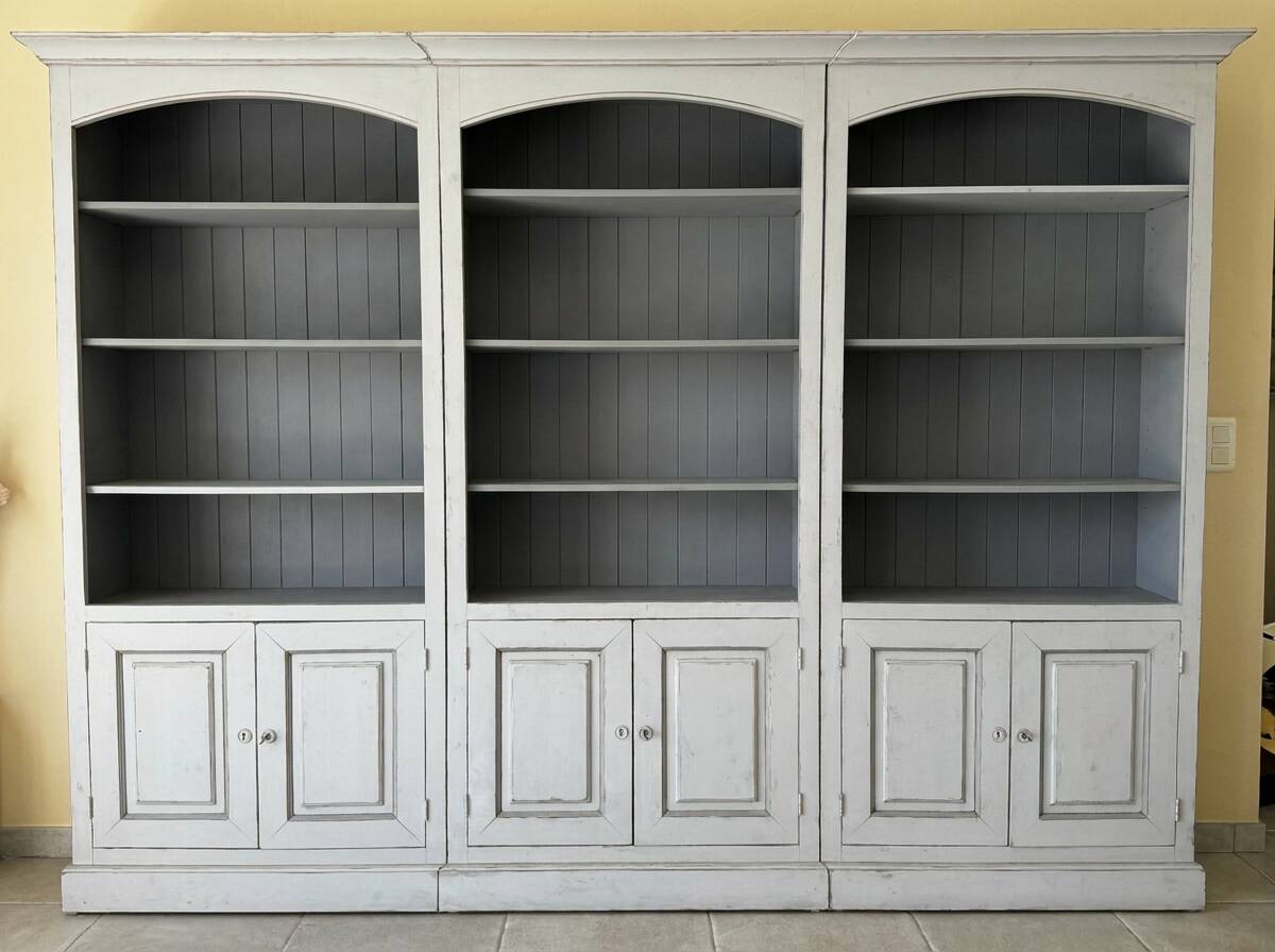 Wooden library, lacquered, grey, patinated, moulded