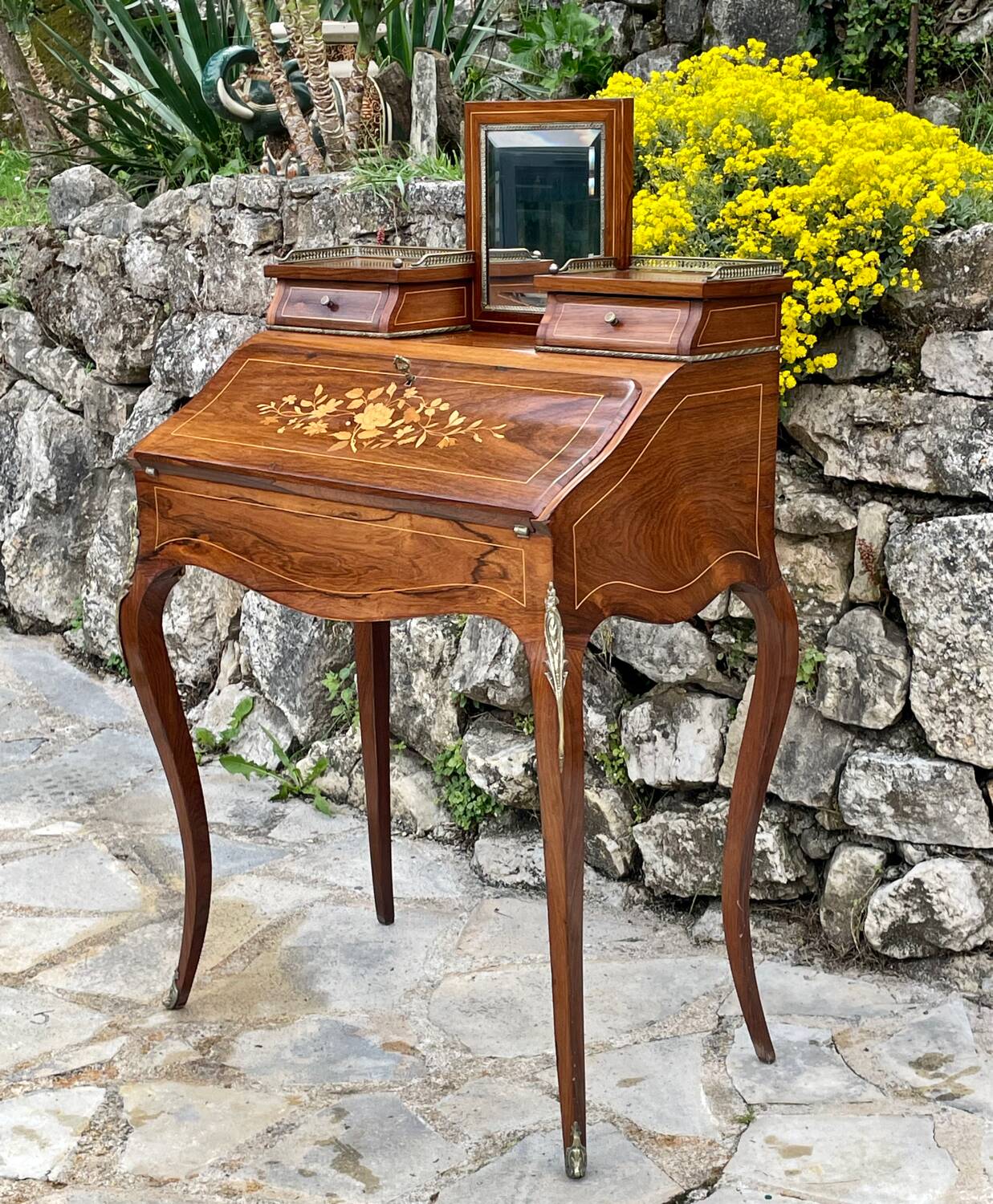 Petit bureau de Dame de style Louis XV époque XIXeme siècle