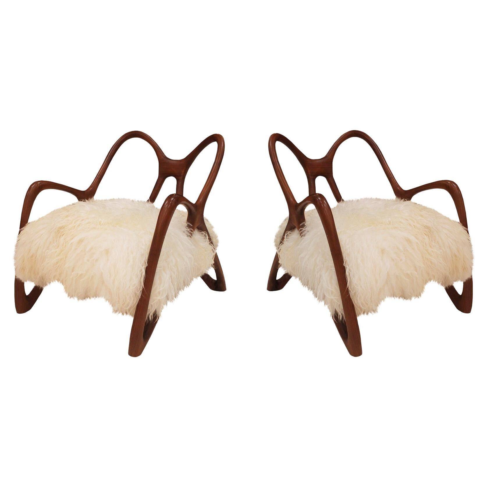 Paire de fauteuils sculpturaux en bois, Italie