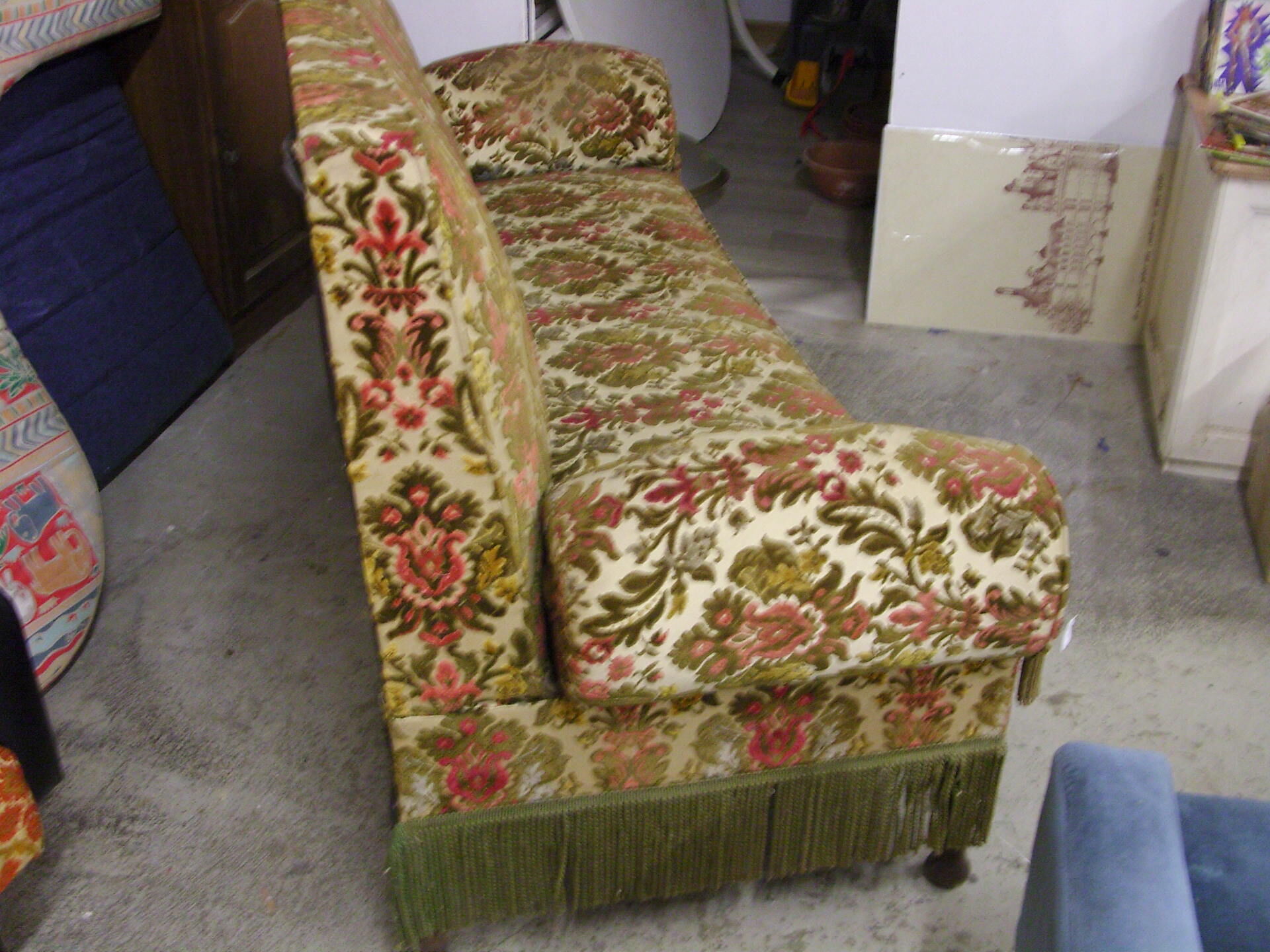 Vintage velvet flowers fringed sofa