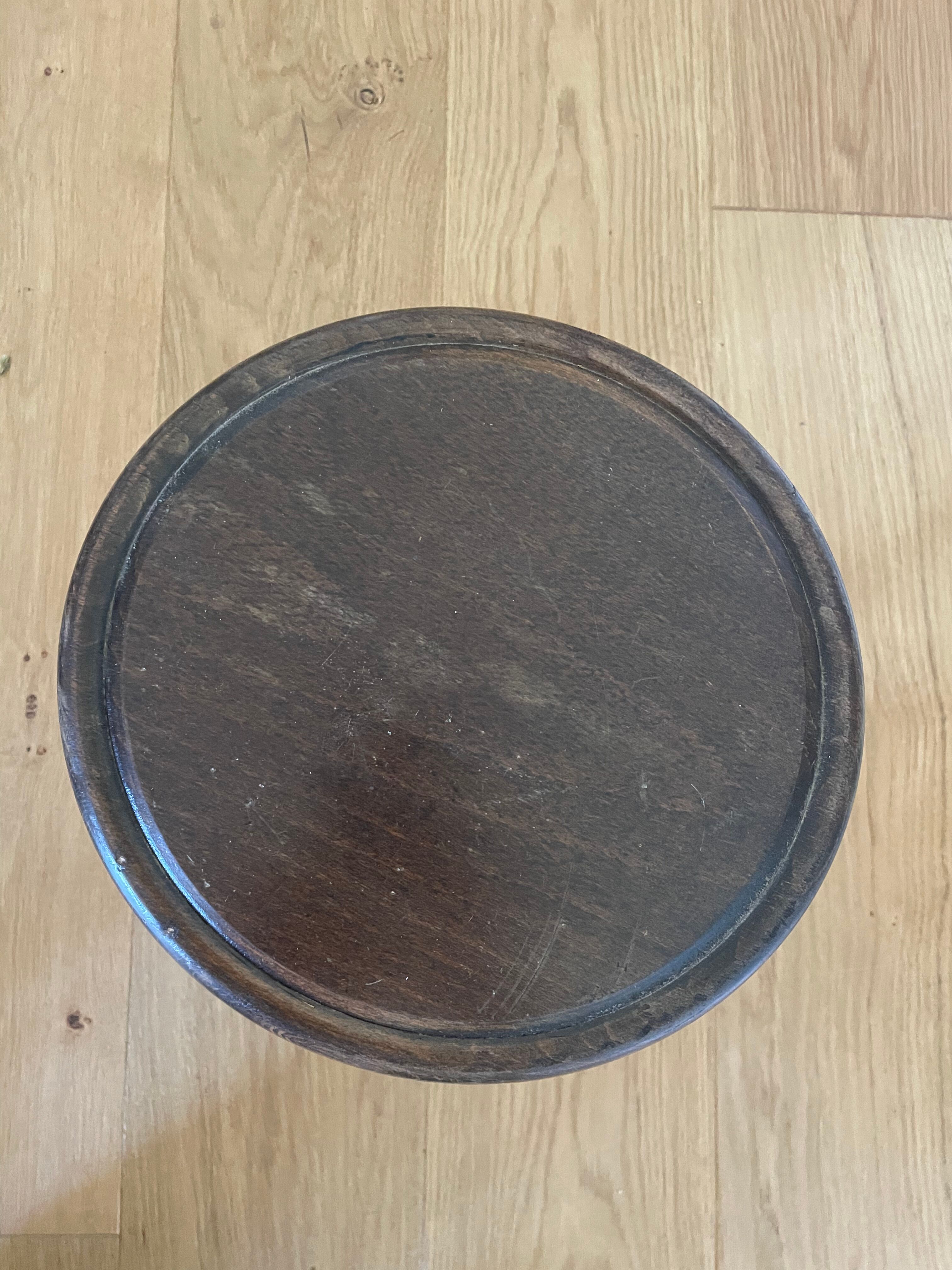 Cowherd tripod stool