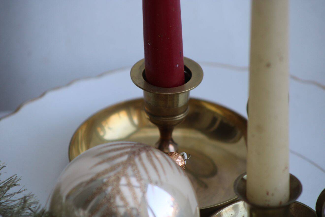 Set of 2 brass candle holders