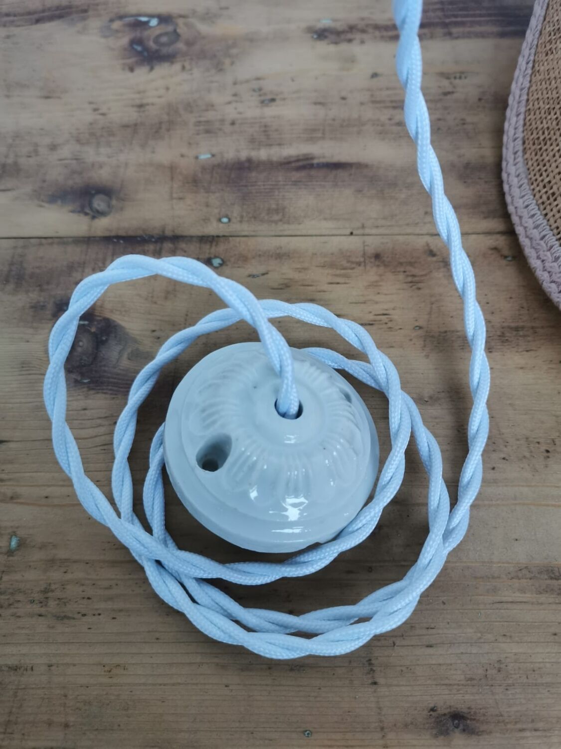 Wicker flower suspension