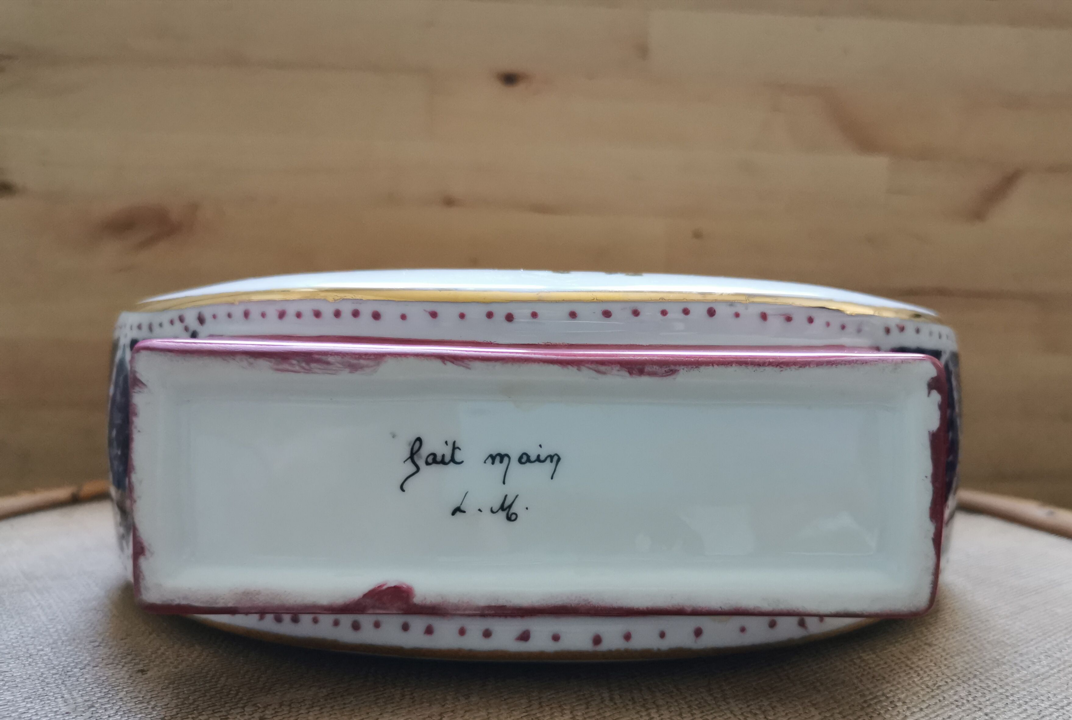 Vase tambourine floral decoration