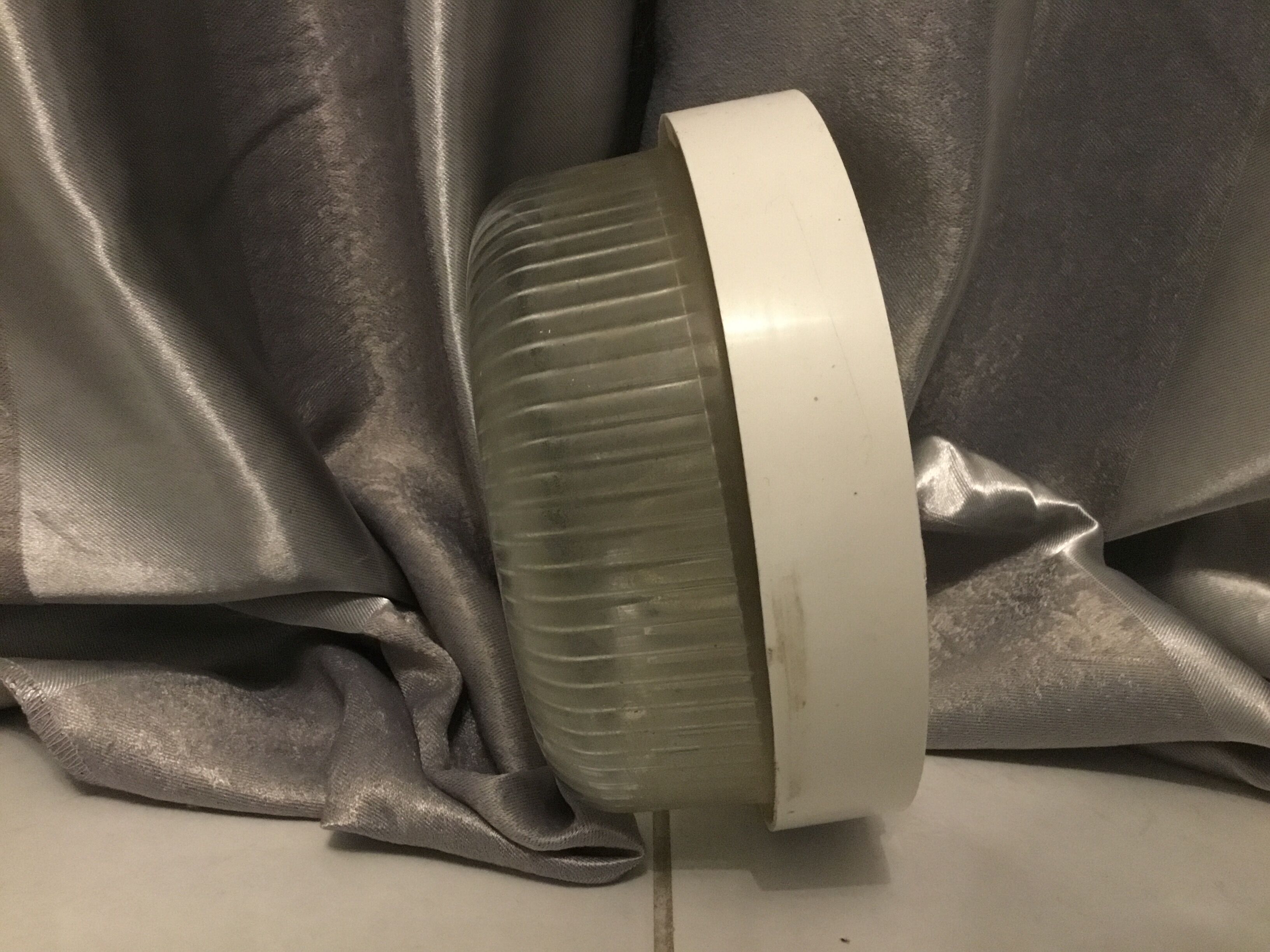 L’ébénoïd ceiling lamp